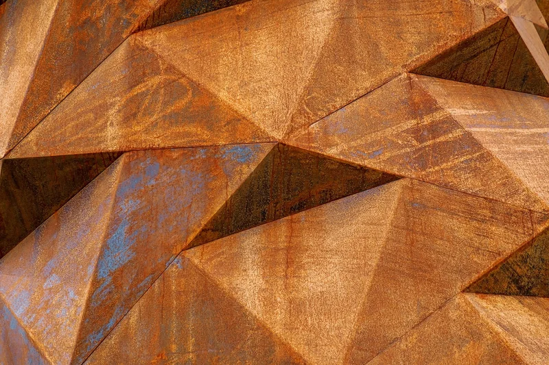 Équerre acier pour extérieur : les pièges à éviter