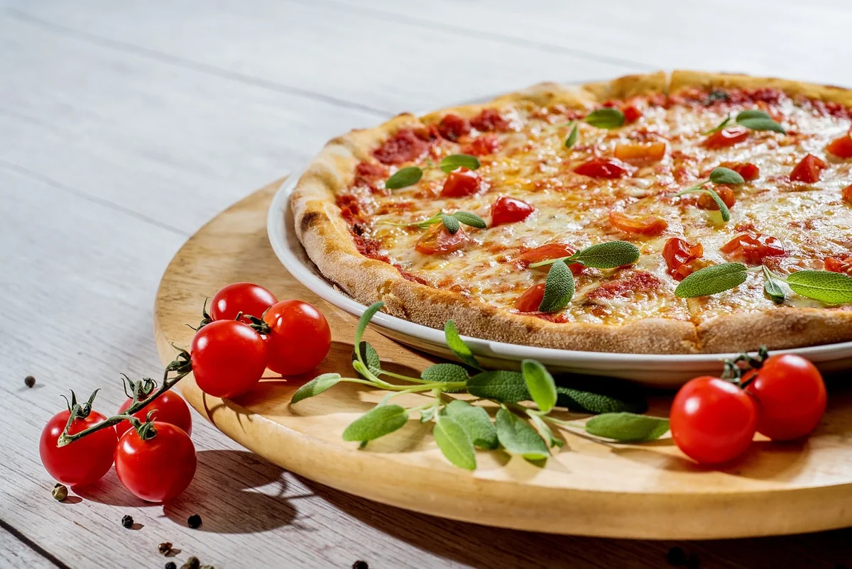 La pizza surgelée au micro-ondes : révolution culinaire rapide en 2026