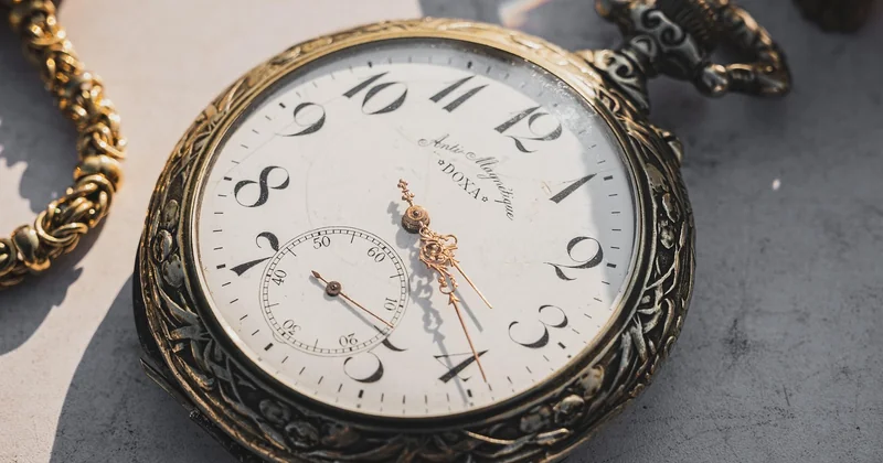 Comment reconnaître une horloge des années 50 (et repérer les copies)