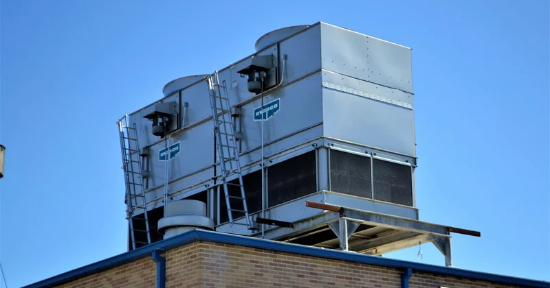 L'erreur que tout le monde commet avec un cache climatiseur extérieur