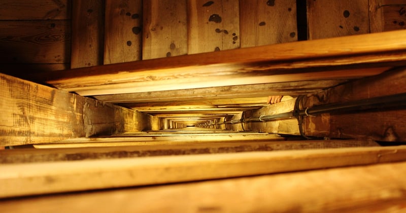 Fermer un escalier pour garder la chaleur : 7 astuces simples et efficaces